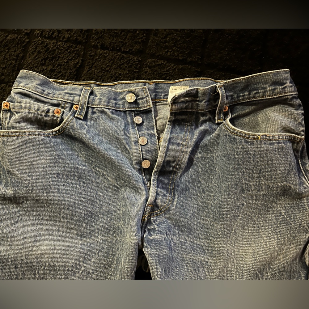 Vintage Levi's button fly light wash jeans